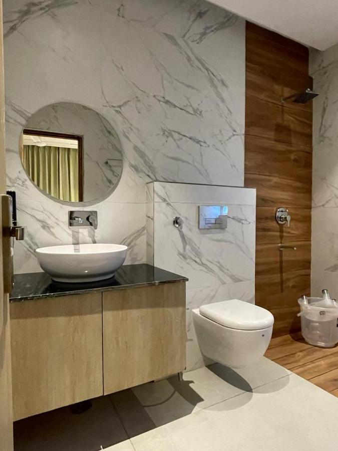 Hotel West Inn Premium Kharar Ngoại thất bức ảnh